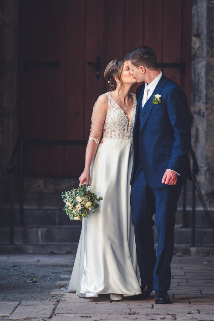 Stehen Brautpaar Fotos